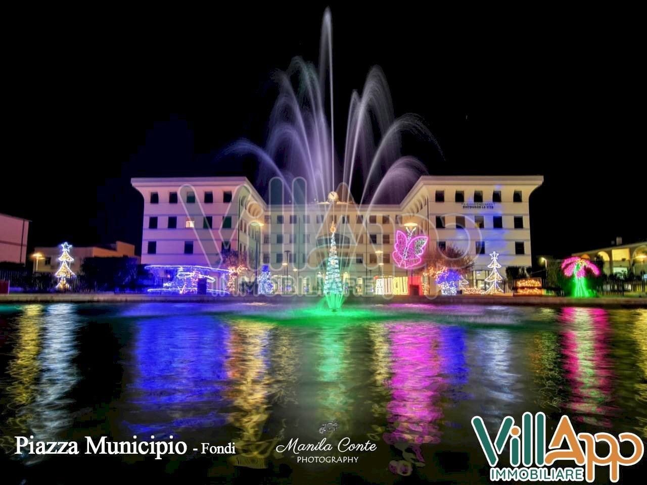 Foto 3 - Commercial Premises Corso Appio Claudio
 
3333, Fondi - photo 2