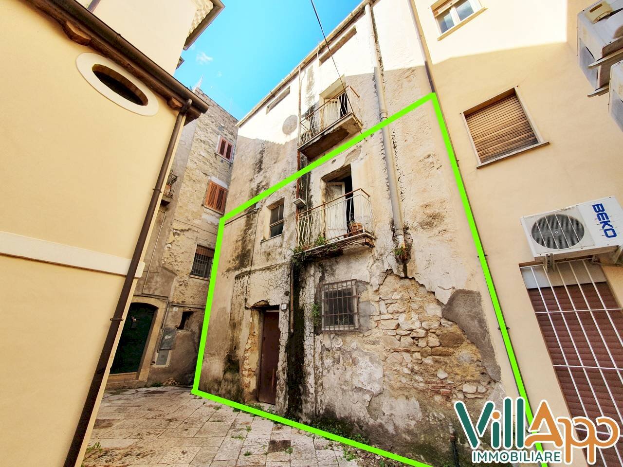 Foto 1 - Trilocale Via Camillo Benso di Cavour
 
32, Fondi - foto 1