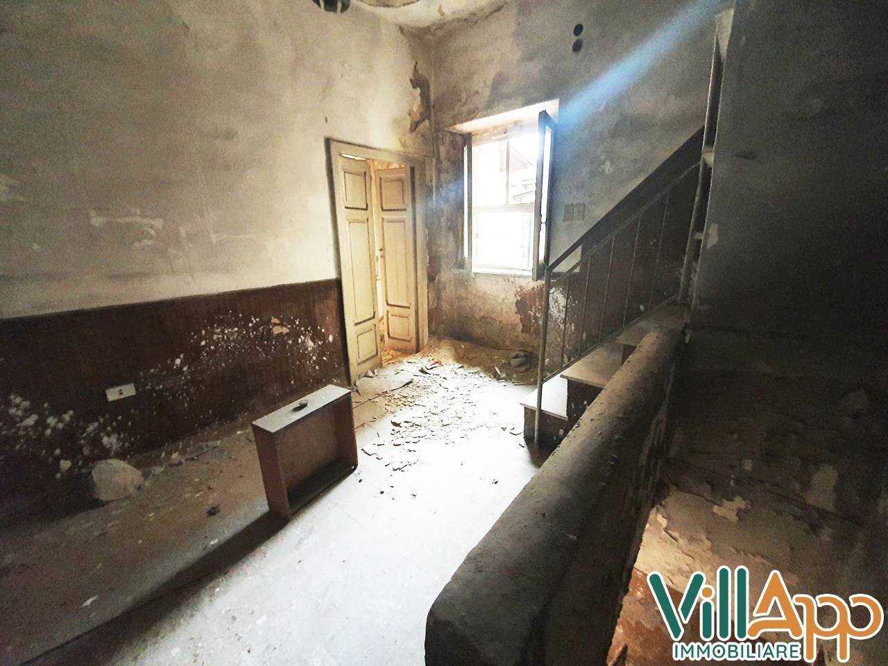 Foto 2 - Trilocale Via Camillo Benso di Cavour
 
32, Fondi - foto 2