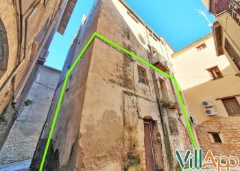 Foto 3 - Trilocale Via Camillo Benso di Cavour
 
32, Fondi - foto 3