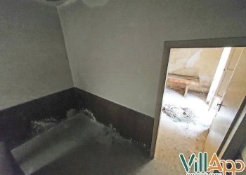 Foto 5 - Quadrilocale Via Camillo Benso di Cavour
 
32, Fondi - foto 3