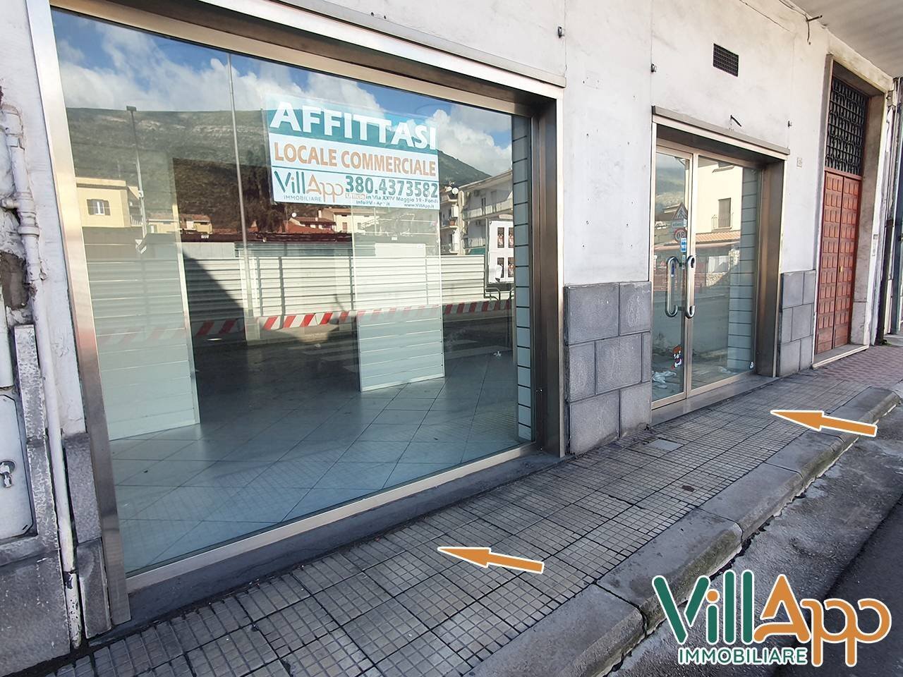 Foto 3 - Locale Commerciale Via Degli Ausoni
 
26, Fondi - foto 3