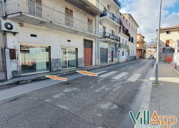 Foto 2 - Commercial Premises Via Degli Ausoni
 
26, Fondi - photo 2