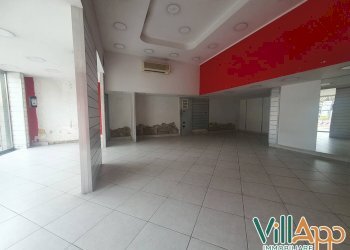 Foto 5 - Commercial Premises Via Degli Ausoni
 
26, Fondi - photo 5