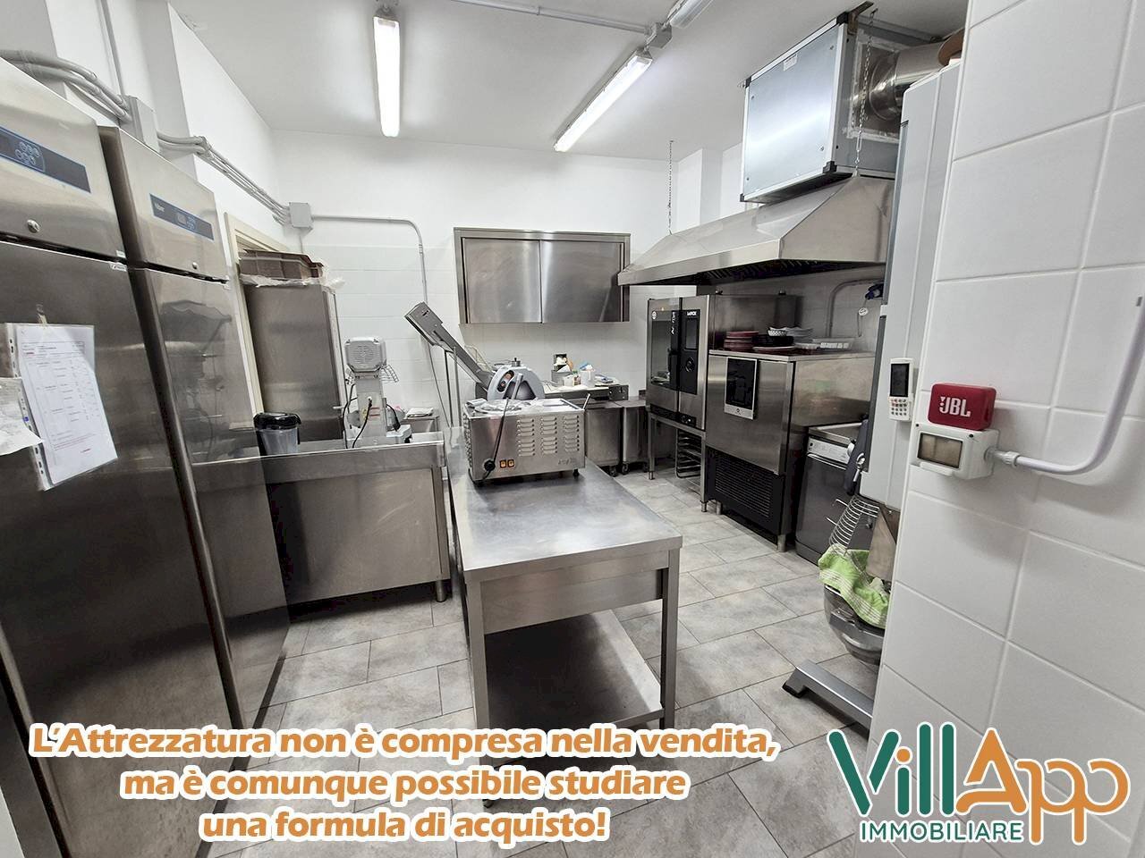 Foto 4 - Locale Commerciale Via Onorato II Gaetani
 
20, Fondi - foto 3