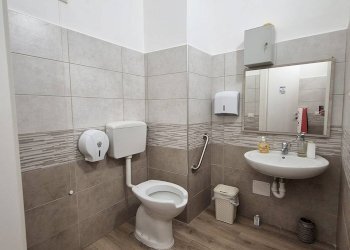 Foto 7 - Commercial Premises Via Onorato II Gaetani
 
20, Fondi - photo 6