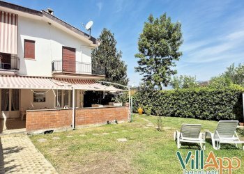 Foto 1 - Villa Viale delle Rose
 
15, Fondi - foto 1