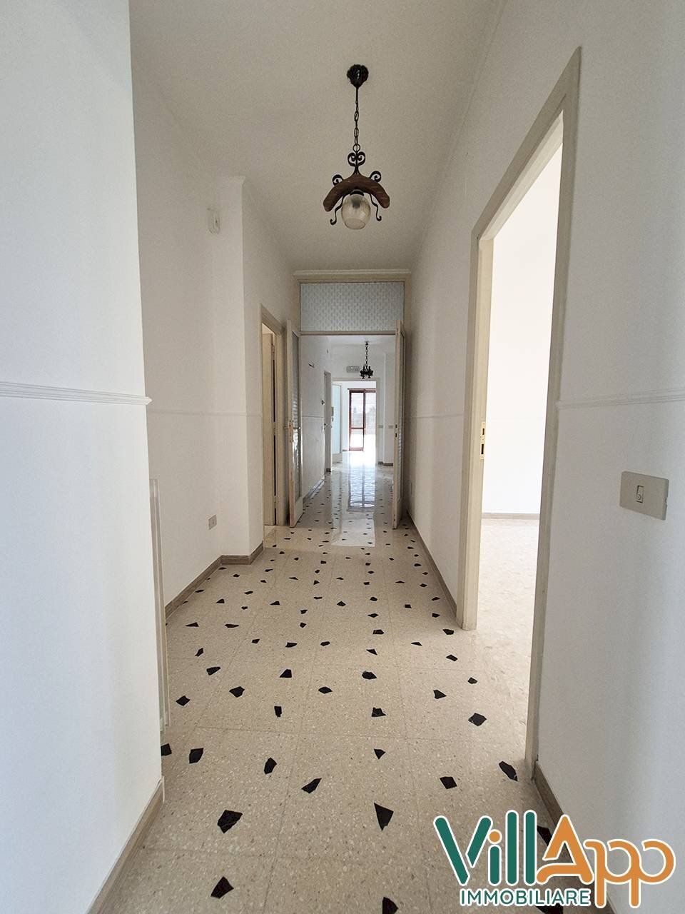 Foto 3 - Office Via Cesare Baldo
 
5, Fondi - photo 3