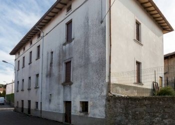 Foto 2 - Stabile - Palazzo Via Giuseppe Garibaldi
 
5, Biandronno - foto 2