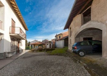 Foto 3 - Stabile - Palazzo Via Giuseppe Garibaldi
 
5, Biandronno - foto 3