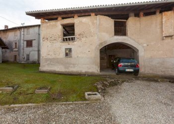 Foto 5 - Stabile - Palazzo Via Giuseppe Garibaldi
 
5, Biandronno - foto 5