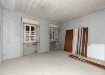 Foto 16 - Stabile - Palazzo Via Giuseppe Garibaldi
 
5, Biandronno - foto 16