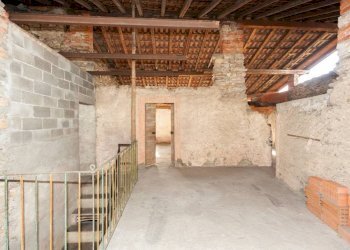 Foto 20 - Stabile - Palazzo Via Giuseppe Garibaldi
 
5, Biandronno - foto 20