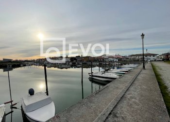 Foto 11 - Locale Commerciale VIA SERENISSIMA
 
18, Marano Lagunare - foto 11