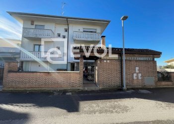 Foto 2 - Casa indipendente via Montenars
 
2/A, Carlino - foto 2