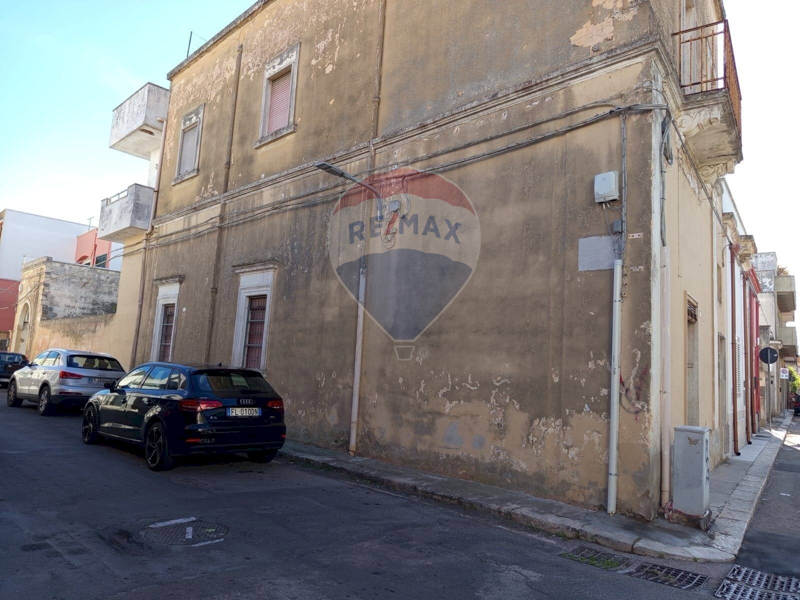 Edificio all\'aperto - Casa indipendente Via Pier Giovanni Rizzo
31, San Pietro Vernotico - foto 2