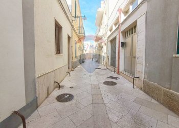 Edificio all\'aperto - Casa indipendente Via Nicola Antonio Cuggiò
 
18, Brindisi - foto 4