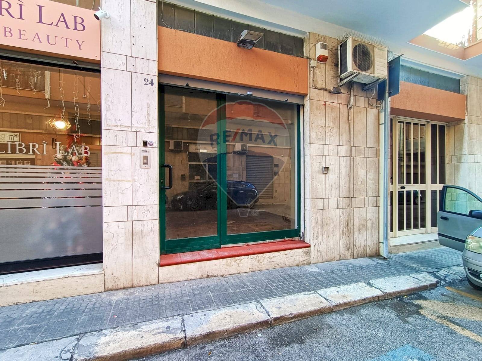 Edificio all\'aperto - Locale Commerciale Via Numa Pompilio
 
24, Brindisi - foto 1