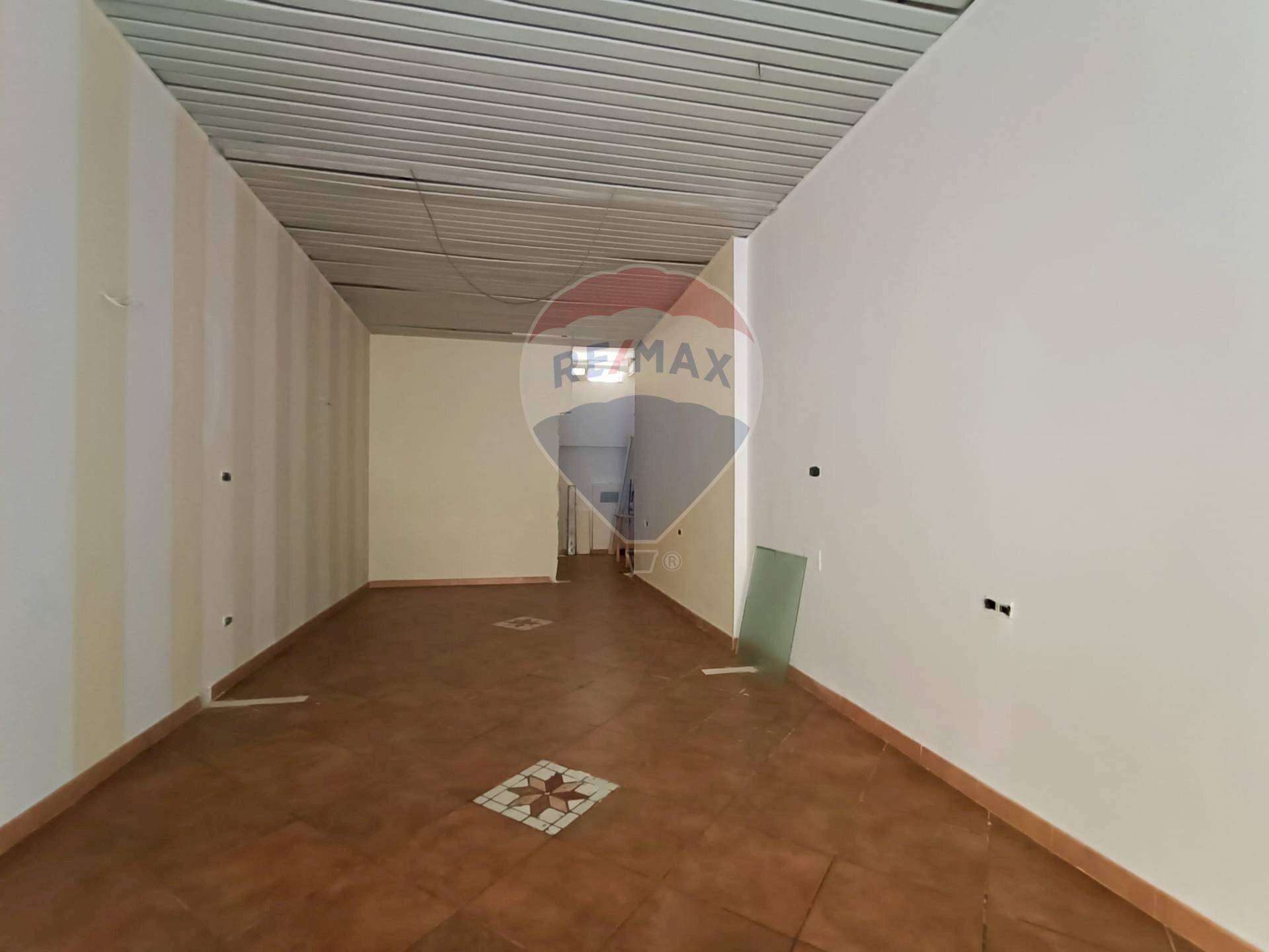 Stanza vuota - Locale Commerciale Via Numa Pompilio
 
24, Brindisi - foto 2