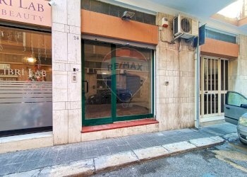 Edificio all\'aperto - Locale Commerciale Via Numa Pompilio
 
24, Brindisi - foto 1