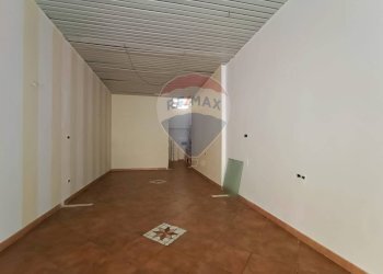 Stanza vuota - Locale Commerciale Via Numa Pompilio
 
24, Brindisi - foto 2