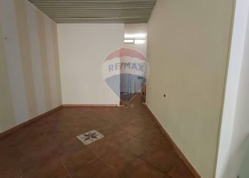 Stanza vuota - Locale Commerciale Via Numa Pompilio
 
24, Brindisi - foto 3