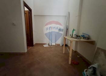 Hall / corridoio - Locale Commerciale Via Numa Pompilio
 
24, Brindisi - foto 5