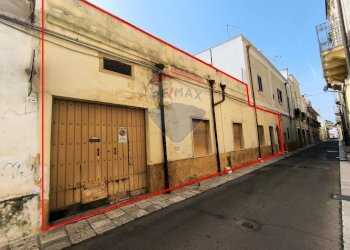 Edificio all\'aperto - Casa indipendente Via Borgo Antico
 
13-15, Mesagne - foto 1