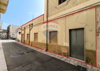 Edificio all\'aperto - Casa indipendente Via Borgo Antico
 
13-15, Mesagne - foto 2