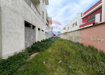 Edificio all\'aperto - Stabile - Palazzo Via Pietro Nenni
 
snc, Salice Salentino - foto 2