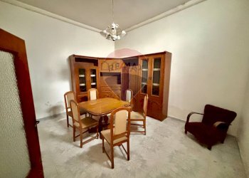 Sala da pranzo - Casa indipendente Via Francesco Scarafile
 
19, Latiano - foto 10