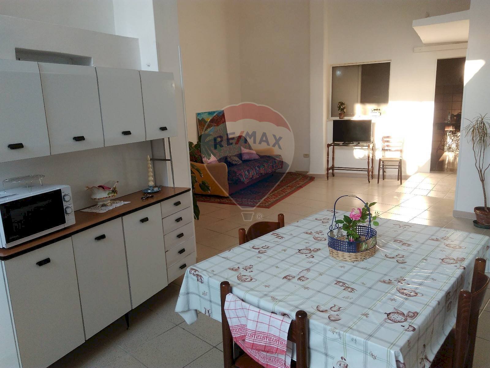 Cucina - Casa indipendente Via San Pietro
 
19, Torre Santa Susanna - foto 2