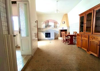 Cucina - Casa indipendente Via Nicolò Piccinni
 
21, Latiano - foto 3