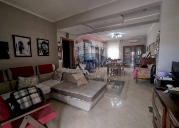 Sala da pranzo - Appartamento Via Giosuè Carducci
 
47, Brindisi - foto 4