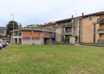 Edificio all\'aperto - Quadrilocale Via Pusterla
 
17, Iseo - foto 20