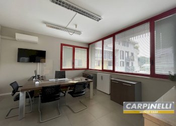 Foto 1 - Office Via Garibaldi
 
273, Desio - photo 1