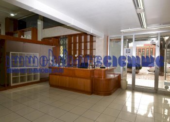 Foto 1 - Locale Commerciale PIAZZA V. VENETO
 
5, Calolziocorte - foto 1