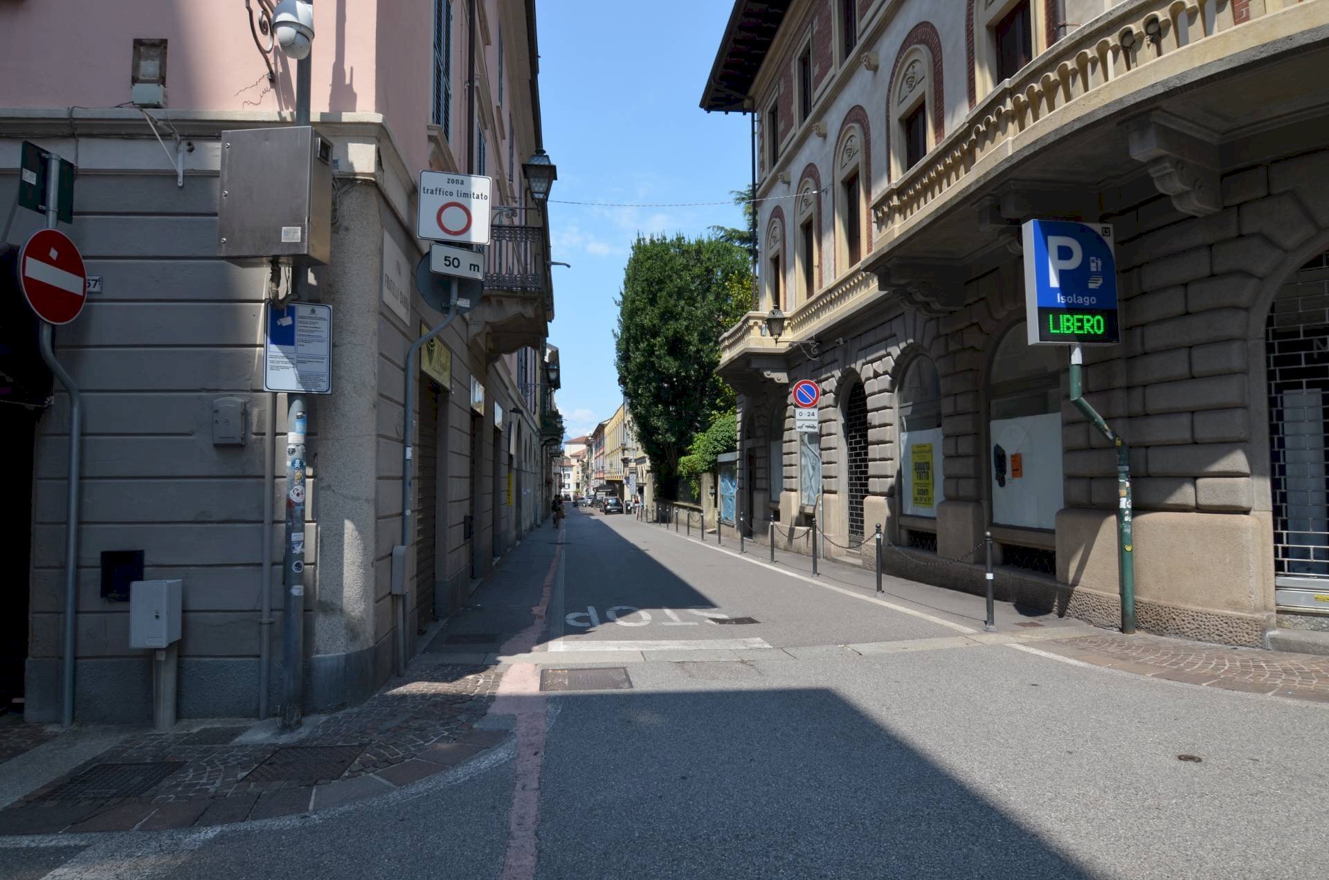 Foto 1 - Commercial Premises VIA F.LLI CAIROLI, Lecco - photo 1