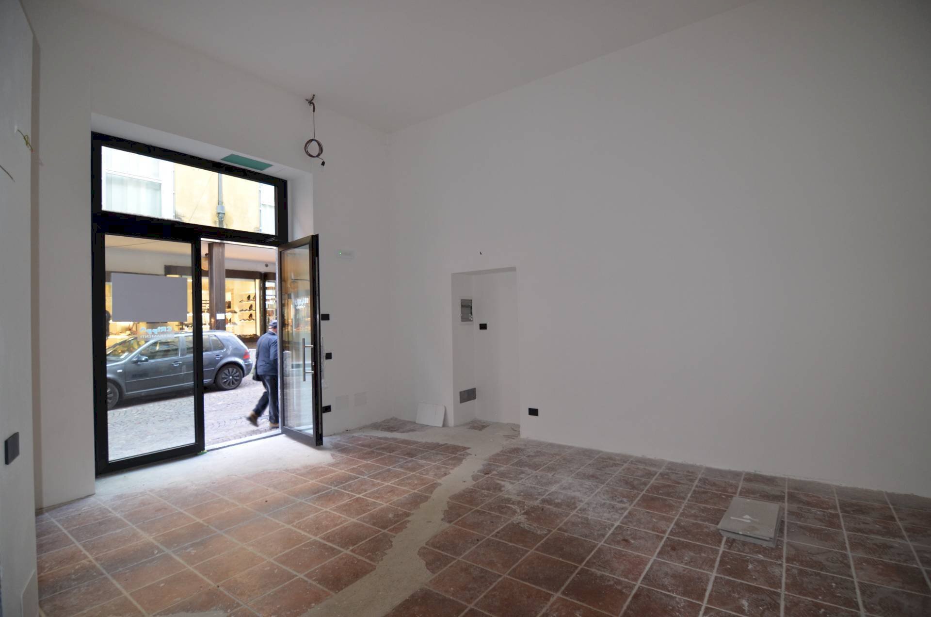 Foto 3 - Commercial Premises VIA F.LLI CAIROLI, Lecco - photo 3