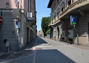 Foto 1 - Locale Commerciale VIA F.LLI CAIROLI, Lecco - foto 1