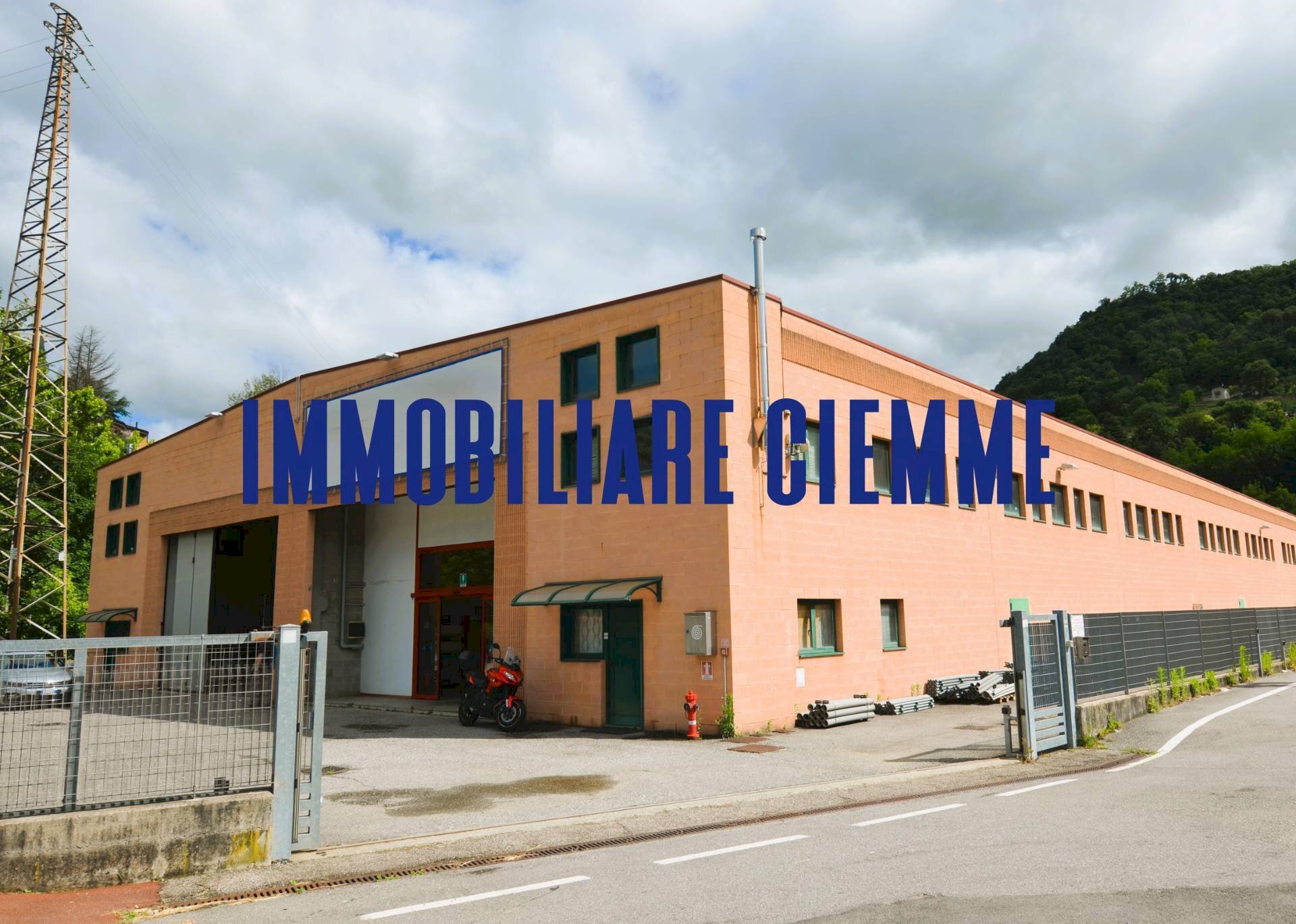 Foto 1 - Capannone via cava di sopra
 
18, Caprino Bergamasco - foto 1