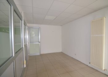 Foto 15 - Ufficio VIA CAVOUR
 
90, Lecco - foto 15