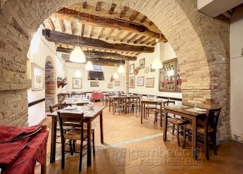 Foto 1 - Attività Commerciale Urbino - foto 1