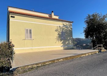 Foto 3 - Casa indipendente contrada san venanzo
 
57, Castignano - foto 3