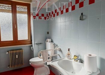 Foto 25 - Quadrilocale Via Umberto
 
I°, San Germano Chisone - foto 25