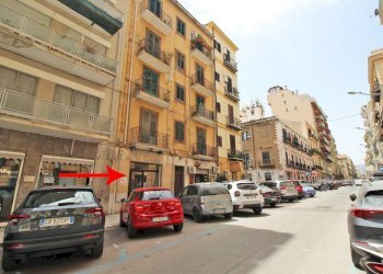 Foto 12 - Locale Commerciale Via Mariano Stabile
 
80, Palermo - foto 11