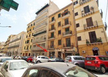 Foto 15 - Locale Commerciale Via Mariano Stabile
 
80, Palermo - foto 14