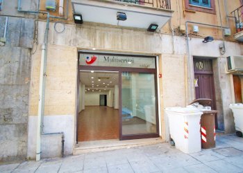 Foto 17 - Locale Commerciale Via Mariano Stabile
 
80, Palermo - foto 16