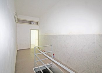 Foto 29 - Locale Commerciale Via Mariano Stabile
 
80, Palermo - foto 28