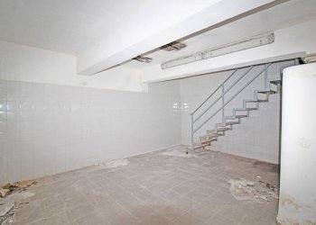 Foto 33 - Locale Commerciale Via Mariano Stabile
 
80, Palermo - foto 32